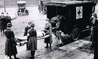 Die Spanische Grippe überfiel die Menschheit zwischen 1918 und 1920 in mehreren Wellen und forderte bis zu 50 Millionen Todesopfer. - picture alliance