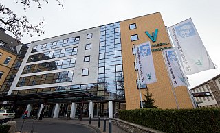 Sicherheit geht vor: Die Krankenhäuser, hier das St. Vincenz, haben sich nach eigenen Angaben gut auf die Besucher vorbereitet. - Niklas Tüns