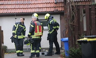 Zu dem Brand eines Schornsteins kam es Freitag Mittag an einem Einfamilienhaus an der Engerstraße. Durch das rasche Eingreifen der Feuerwehr konnte Schlimmeres verhindert werden. Verletzt wurde niemand. - Claus Frickemeier