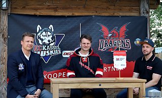 Stellten die Kooperation vort: Manuel Klinge (v. l., Sportdirektor Kassel Huskies), Sven-Olaf Mayer (Pressesprecher Herforder EV) und Sven Johannhardt (Sportlicher Leiter Herforder EV). - eyerdragon pic art