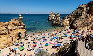 Wer eine Pauschalreise bucht, soll künftig mehr Rechte haben. (Symbolbild) - Matthias Balk/dpa/dpa-tmn