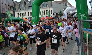 Beim siebten Firmenlauf gingen 570 Starter auf die Strecke. - Nicole Fischer