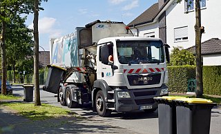 Ab der kommenden Laubsaison übernimmt die Stadt keine Entleerung private aufgestellter Laubsammelkörbe mehr. - Stadt Paderborn