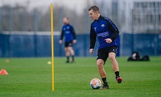 Uwe Hünemeier mischte beim Training am Montagvormittag munter mit. Auf die zweite Übungseinheit des Tages sollte der SCP-Routinier dagegen wegen seiner Knieprobleme verzichten. - Besim Mazhiqi