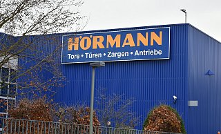 Im Hörmann Produktionswerk an der Horststraße kam es Montagmorgen zu einem Brand. - Birgit Nolte