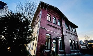 18 Monate vor der Insolvenz der DRK OWL Soziales Wohnen gGmbH zog das Unternehmen noch um in den renovierten wie repräsentativen Altbau in der Victoria-Steinbiß-Straße. - Stefan Becker