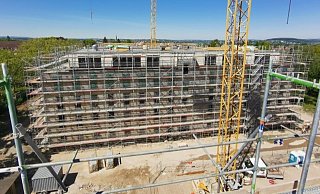 Die „Drei Geschwister" werden die zu Studierenden-Appartements umzubauenden ehemaligen Kasernen-Blocks an der Vlothoer Straße genannt, die jetzt verkauft wurden sollen. - seh