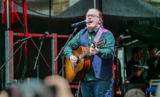 Angelo Kelly und seine Familien treten beim Irish Summer-Konzert im Marstall-Innenhof des Neuhäuser Schlosses auf. - Ralph Meyer