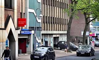 Das Karstadt-Parkhaus ist arg in die Jahre gekommen. Unser Autor wäre für einen Abriss. - Andreas Frücht