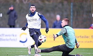 Arminia-Profi Nassim Boujellab hat sich mit guten Trainingseindrücken wieder herangekämpft. - Teresa Kroeger