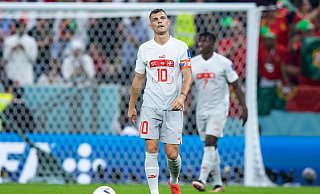 Der Schweizer Kapitän Granit Xhaka (l) fand klare Worte. - Tom Weller/dpa