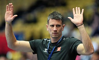 Der Schweizer Trainer Andy Schmid sieht sein Team im WM-Spiel gegen Deutschland in der klaren Außenseiterrolle. - Soeren Stache/dpa