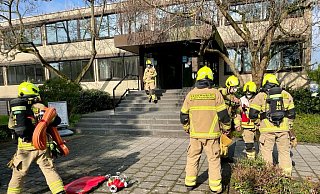 Einsatz für die Paderborner Feuerwehr am Technischen Rathaus. - Ralph Meyer