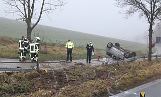 Bei dem Unfall hat sich der Wagen einer 30-Jährigen überschlagen. - Polizei Höxter