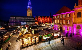 Auch in diesem Jahr will die Stadtverwaltung den Paderborner Weihnachtsmarkt auf dem Markt- und Domplatz veranstalten. - Besim Mazhiqi