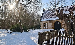 Tief verschneit liegt das Gelände der Spenger Werburg da. - Mareike Patock