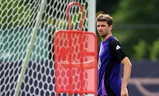 Ihn persönlich tangiert die Trainerthematik beim FC Bayern erstmal nicht: Thomas Müller. - Federico Gambarini/dpa