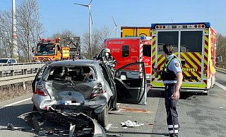 Insgesamt sind drei Autos ineinander gefahren. - Ralph Meyer