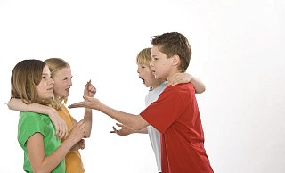 Kinder müssen lernen, Konflikte sachlich zu lösen. - picture alliance