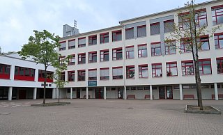 Der Gesamtschul-Standort Kapellenstraße in Bad Driburg. - Gesamtschule Der Gesamtschul-Standort Kapellenstraße in Bad Driburg. - Gesamtschule