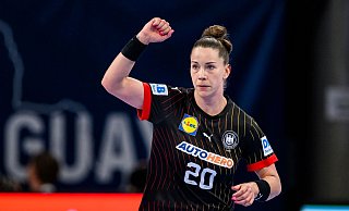 Deutschlands Emily Bölk jubelt nach einem Treffer. - Tom Weller/dpa