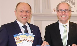 CDU-Kreischef Christoph Rüther (l.) hat mit Parteikollegen über die Nachfolge von Landrat Manfred Müller gesprochen. - Kreis Paderborn