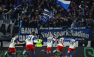 Fabio Vieira (Rückennummer 20) traf in der Nachspielzeit zum umjubelten Siegtreffer. - Christian Charisius/dpa