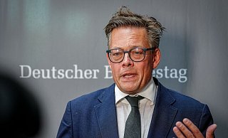 Konstantin von Notz hält eine Debatte über Vorratsdatenspeicherung aktuell für falsch. (Archivbild) - Kay Nietfeld/dpa