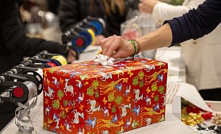 Traditionell beschert das Weihnachtsgeschäft Händlern in vielen Branchen die höchsten Umsätze im Jahr. - Stefan Puchner/dpa