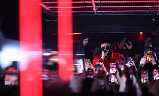 Haftbefehl steht nach Erscheinen seiner Netflix-Doku wieder auf der Bühne. - Hannes P. Albert/dpa