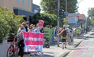 Die Demonstration des linken Lagers setzte sich aus verschiedenen Gruppen zusammen. - Frank-Michael Kiel-Steinkamp