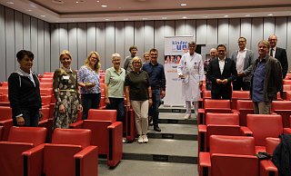 Die Unterstützer und Dozenten der Kinder-Uni Bad Oeynhausen am Herz- und Diabeteszentrum NRW. An fünf Terminen halten Wissenschaftler Vorlesungen für Acht- bis Zwölfjährige. - Nicole Bliesener