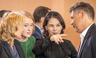 Kabinettsmitglieder von den Grünen (v.l.): Umweltministerin Steffi Lemke, Familienministerin Lisa Paus, Außenministerin Annalena Baerbock und Wirtschaftsminister Robert Habeck. - Michael Kappeler/dpa