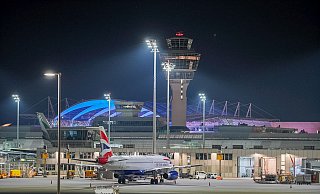 Am Freitagabend mussten etliche Flugzeuge am Boden bleiben. - Enrique Kaczor/onw-images/dpa