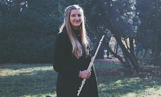 Annalena Hansch unterrichtet im Musikschulverband das Instrument Querflöte und leitet das "Orchester für Alle". - Musikschulverband