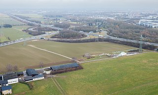 In diesem Bereich an der A33-Anschlussstelle Paderborn-Zentrum könnte neben einer Baseball-Arena eine Multifunktionshalle entstehen. - Niklas Tüns