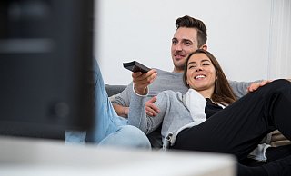 Gern genommen: Wiederholungen im TV im vermeintlichen Sommerloch. - picture alliance