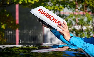 Die Fahrschulausbildung soll vereinfacht und günstiger werden. (Archivbild) - Klaus-Dietmar Gabbert/dpa
