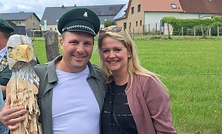 Tassilo Kersting sicherte sich mit dem 263. Schuss den Titel und nahm seine Frau Melissa zur neuen Königin. - Heimatschutzverein Leiberg
