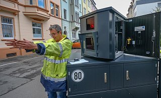 Die Stadt Bielefeld hat den neuen mobilen Blitzer nach dem Urteil von der Straße genommen. - Andreas Zobe