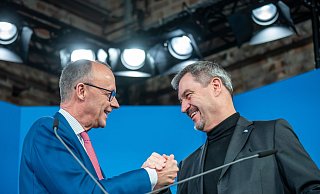 Merz betonte, die Schwesterparteien CDU und CSU hätten zu «neuer Geschlossenheit» gefunden. - Michael Kappeler/dpa