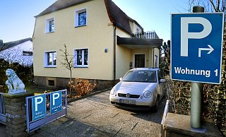 Alles geregelt: Für Neubauten gelten in Gütersloh jetzt strengere Vorschriften, was den Parkraum für Pkw angeht. - A.Fruecht