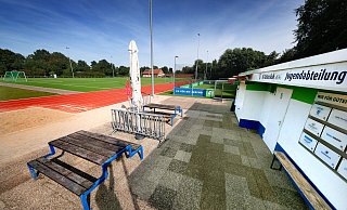 Der FC Gütersloh will das Sportzentrum Süd attraktiver gestalten und ausbauen. Auf der Sportanlage von 1997 mit zwei Kunstrasenplätzen, einer davon wird in Kürze erneuert, soll ein Mehrzweckgebäude mit Umkleidekabinen, Sanitäranlagen und einem Gastronomiebereich entstehen. - Andreas Frücht