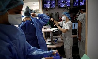 Die Zahl der Corona-Patienten in Bielefelder Krankenhäusern steigt. - Reuters (Symbolbild)
