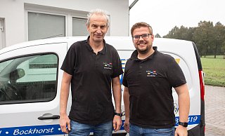 André Könitzer (r.) übernimmt mehr Verantwortung im Betrieb von Manfred Baving. Langfristig wird er ihn übernehmen. - Andre Schneider