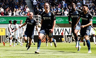 Felix Götze (vorne) jubelt über seinen 2:1-Treffer gegen Magdeburg. Mit ihm feiern (v. l.) Sven Michel, Ilyas Ansah und Raphael Obermair. - IMAGO/Christian Schroedter