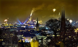 Blick von der Sparrenburg auf die Stadt - ein bisschen Feuerwerk gab es doch am Himmel. - Barbara Franke