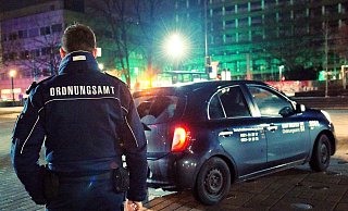 Die Mitarbeiter des Ordnungsamtes kontrollieren die Einschränkungen der Grund- und Freiheitsrechte wegen der Corona-Pandemie. Im Kontakt mit Bürgern kommt es dabei immer wieder zu Konflikten.  - Barbara Franke