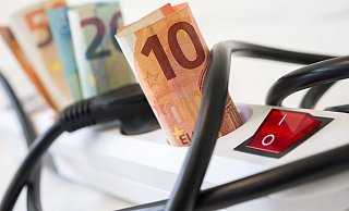 Teurer Spaß: So mancher trickst, um sich nicht mit kostspieligen Tarifen an einen Energieversorger binden zu müssen. - picture alliance