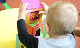 Anstrengend - an manchen Tagen ist eine Erzieherin für bis zu 19 Kita-Kinder verantwortlich. - Pixabay